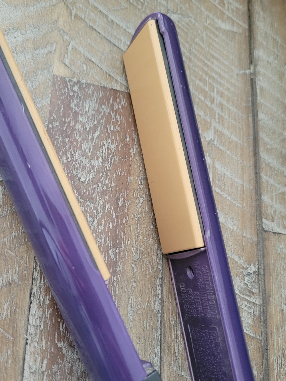 CHI 1" Purple Hair Flat Iron - Professional Straightening - Picture 3 of 3